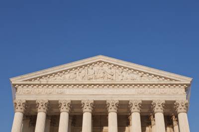 What are the 9 justices of the supreme outlet court